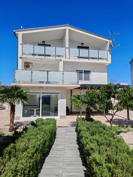 Lokacija: Hrvaška, Šibensko-kninska županija, Tribunj