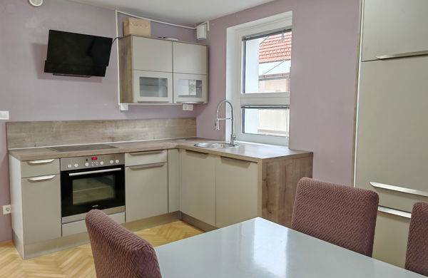 Lokacija: Ljubljana mesto, Šiška, Zg. Šiška