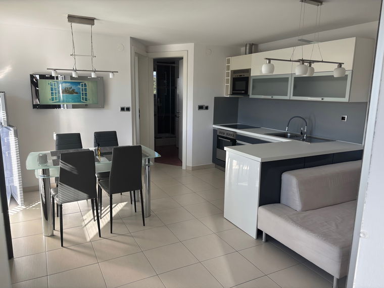 Lokacija: Ljubljana mesto, Bežigrad, Tomačevo