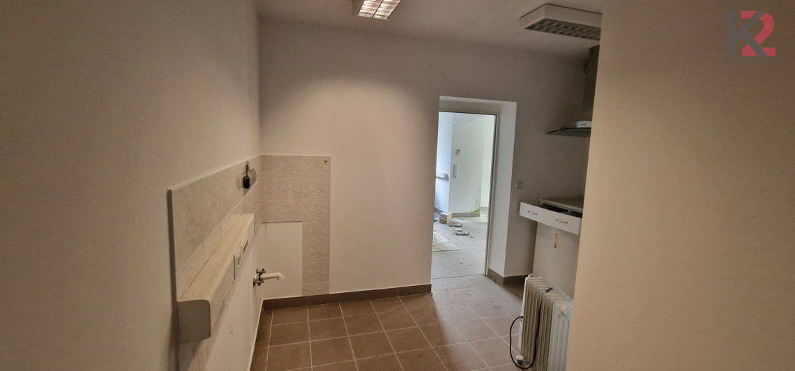 Lokacija: Podravska, Makole, Makole