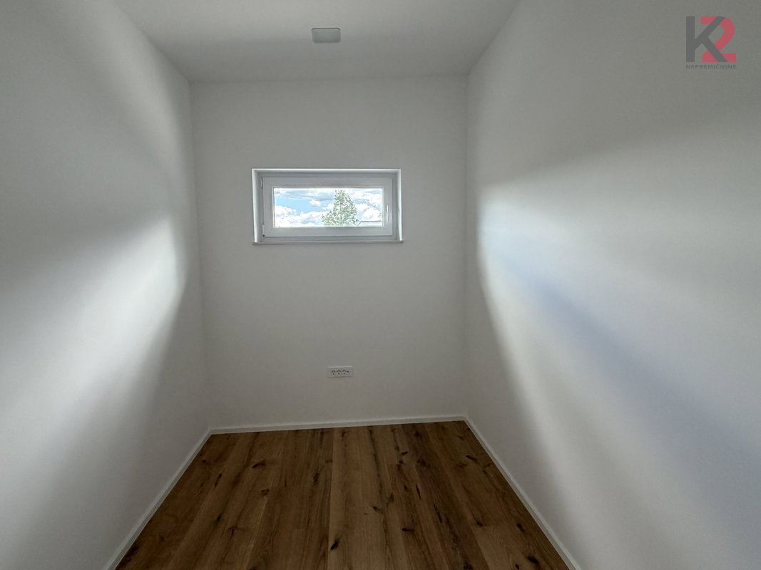 Location: Ljubljana okolica, Logatec, Logatec