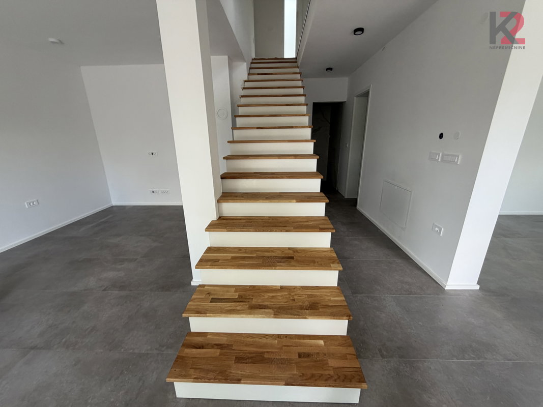 Location: Ljubljana okolica, Logatec, Logatec