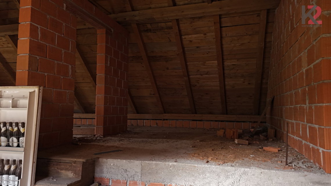 Lokacija: Podravska, Makole, Makole