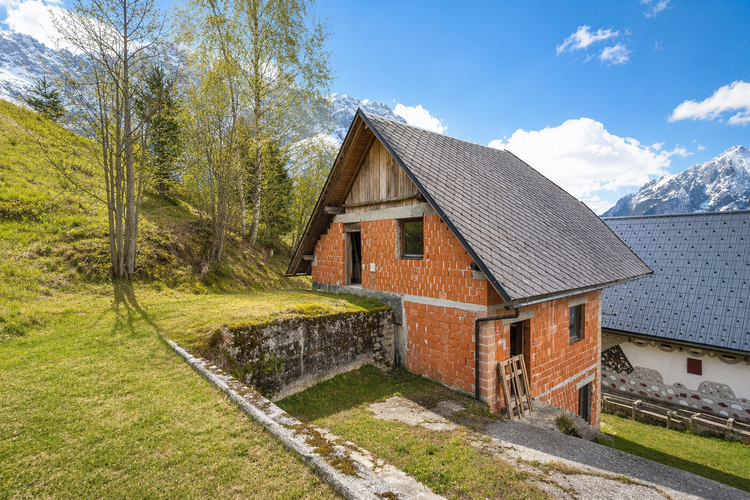 Lokacija: Goriška, Bovec, Strmec na Predelu