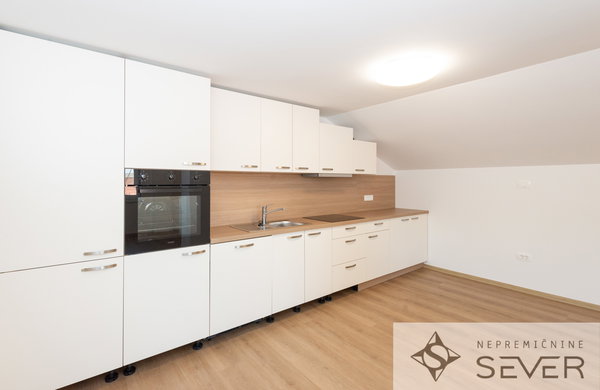 Lokacija: Ljubljana okolica, Škofljica, Škofljica