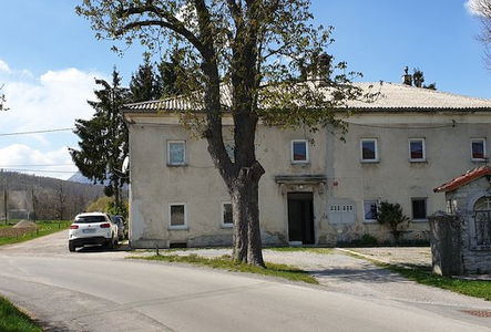 Lokacija: Notranjsko - kraška, Postojna, Orehek