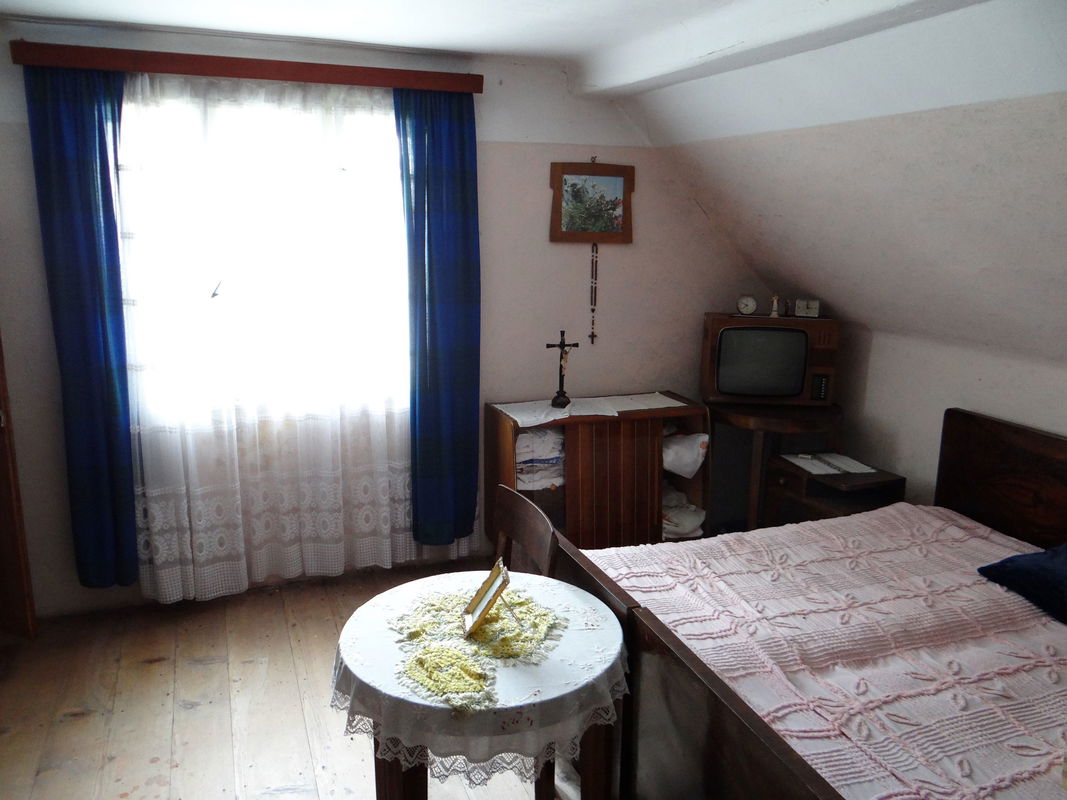 Lokacija: Notranjsko - kraška, Bloke, Ravnik