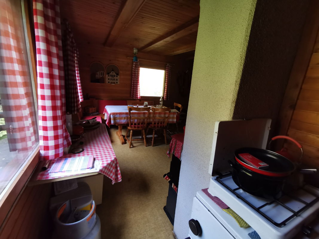 Lokacija: Notranjsko - kraška, Postojna, Studeno