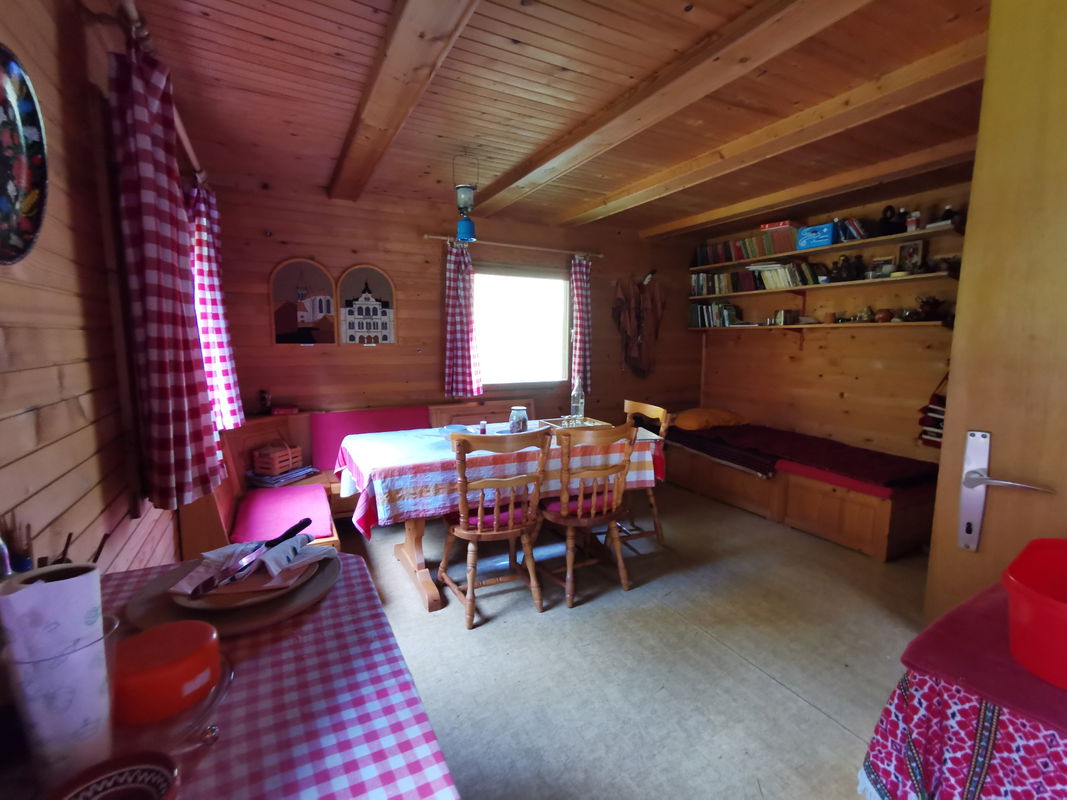 Lokacija: Notranjsko - kraška, Postojna, Studeno