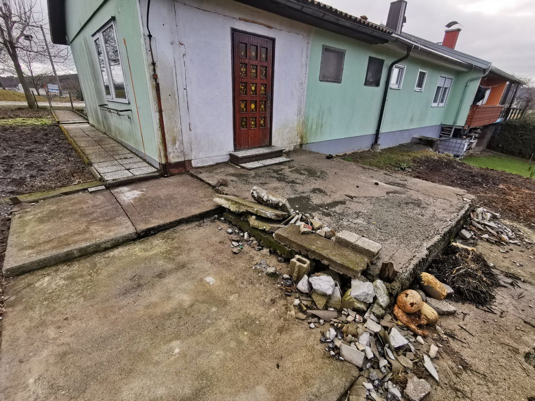 Lokacija: Notranjsko - kraška, Postojna, Velika Brda