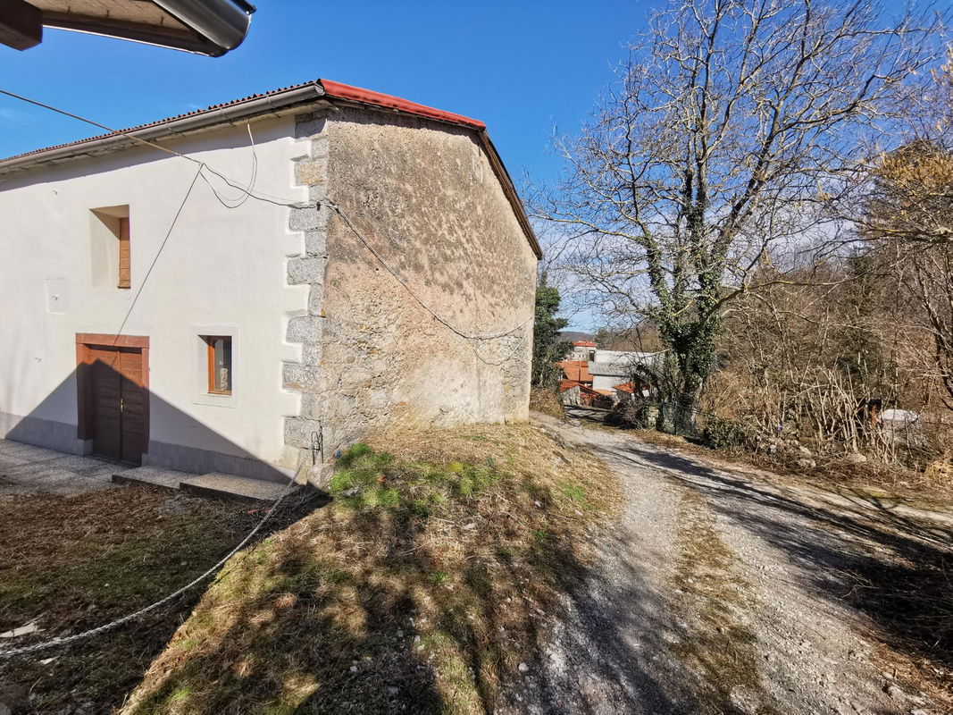 Location: Coastal-Karst, Divača, Gabrče