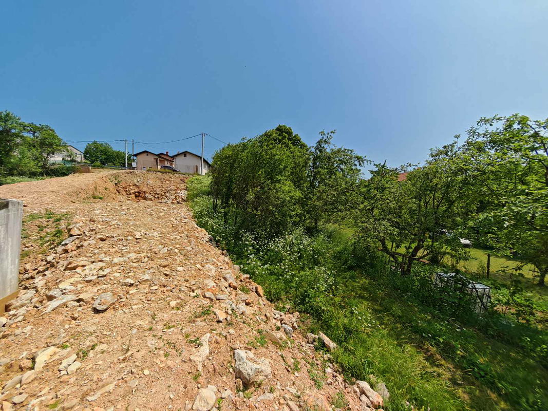 Lokacija: Obalno - kraška, Hrpelje - Kozina, Obrov
