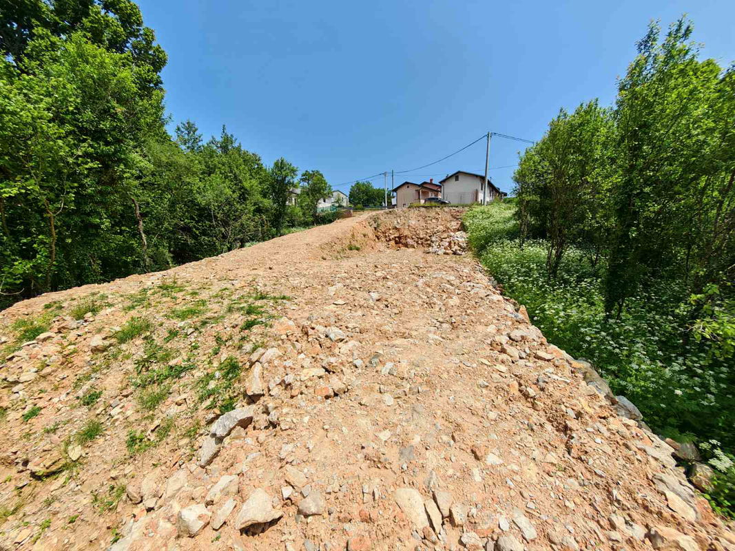 Lokacija: Obalno - kraška, Hrpelje - Kozina, Obrov