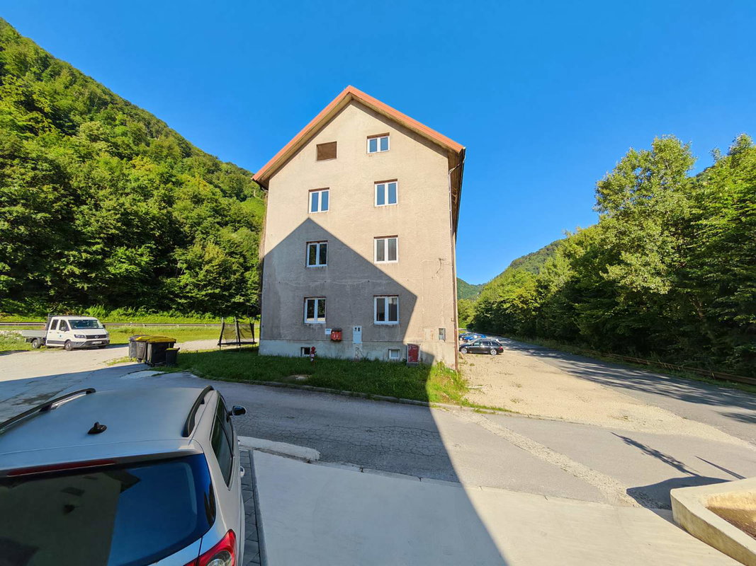 Lokacija: Zasavska, Trbovlje, Trbovlje