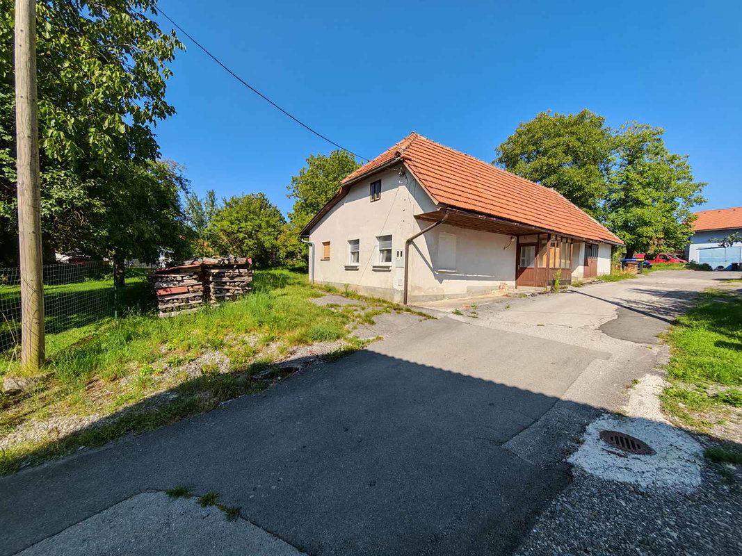 Lokacija: Notranjsko - kraška, Postojna, Bukovje