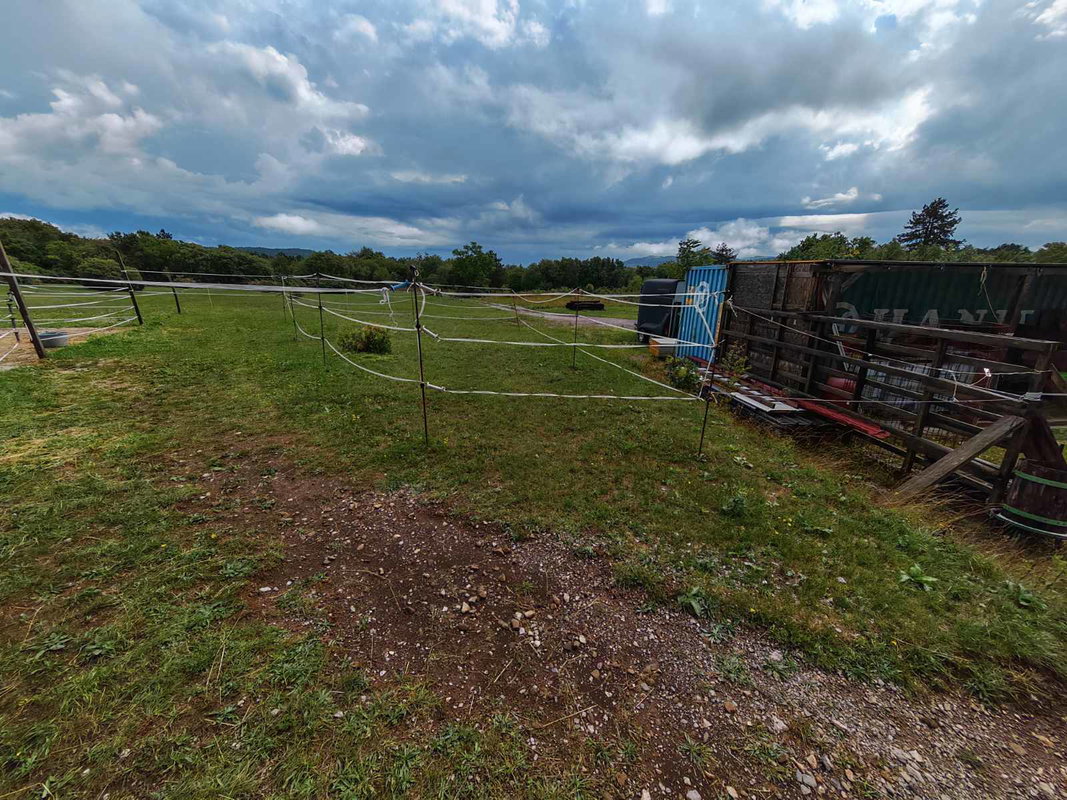 Lokacija: Obalno - kraška, Sežana, Dane pri Sežani