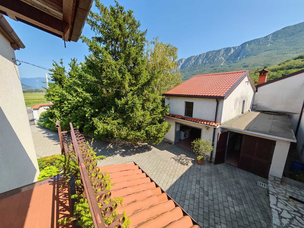 Location: Goriška, Vipava, Podnanos