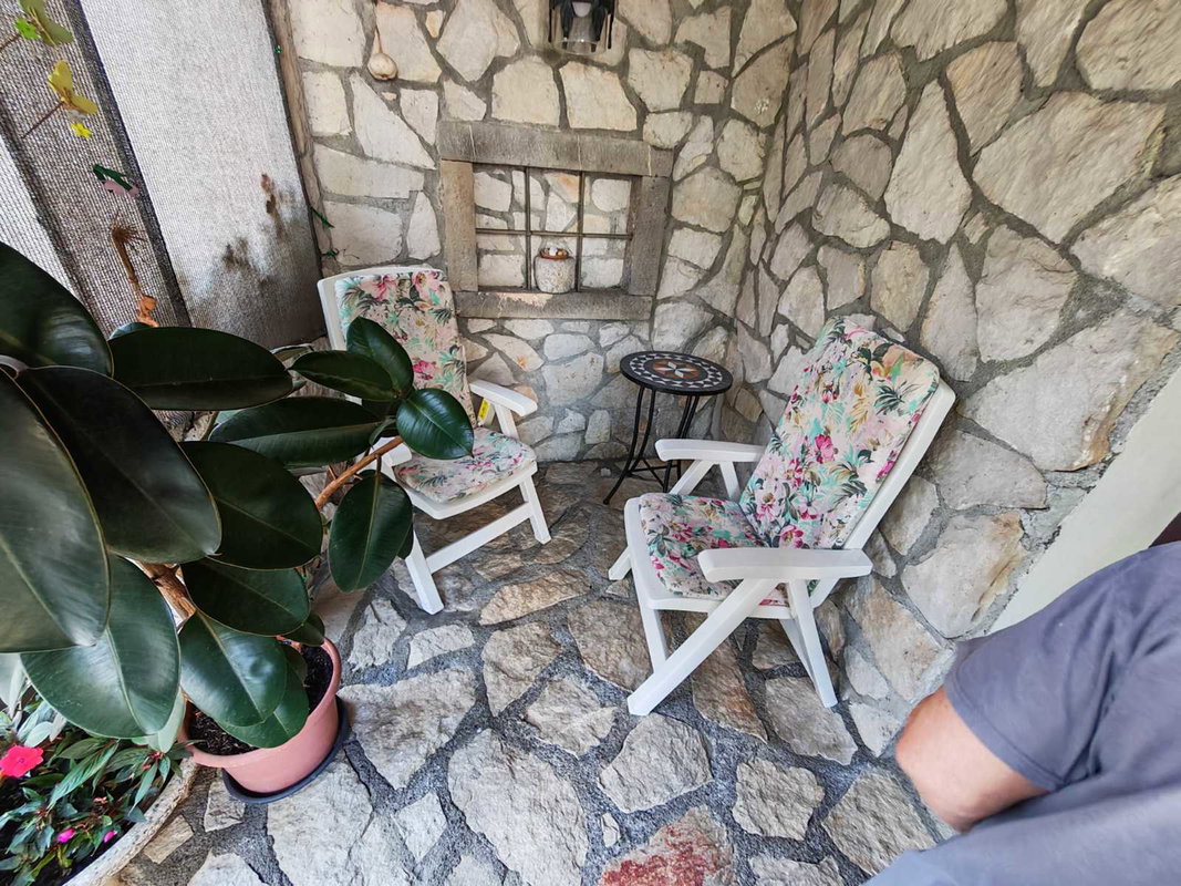 Location: Goriška, Vipava, Podnanos