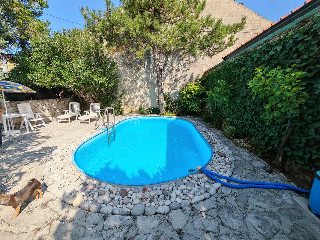 Location: Goriška, Vipava, Podnanos