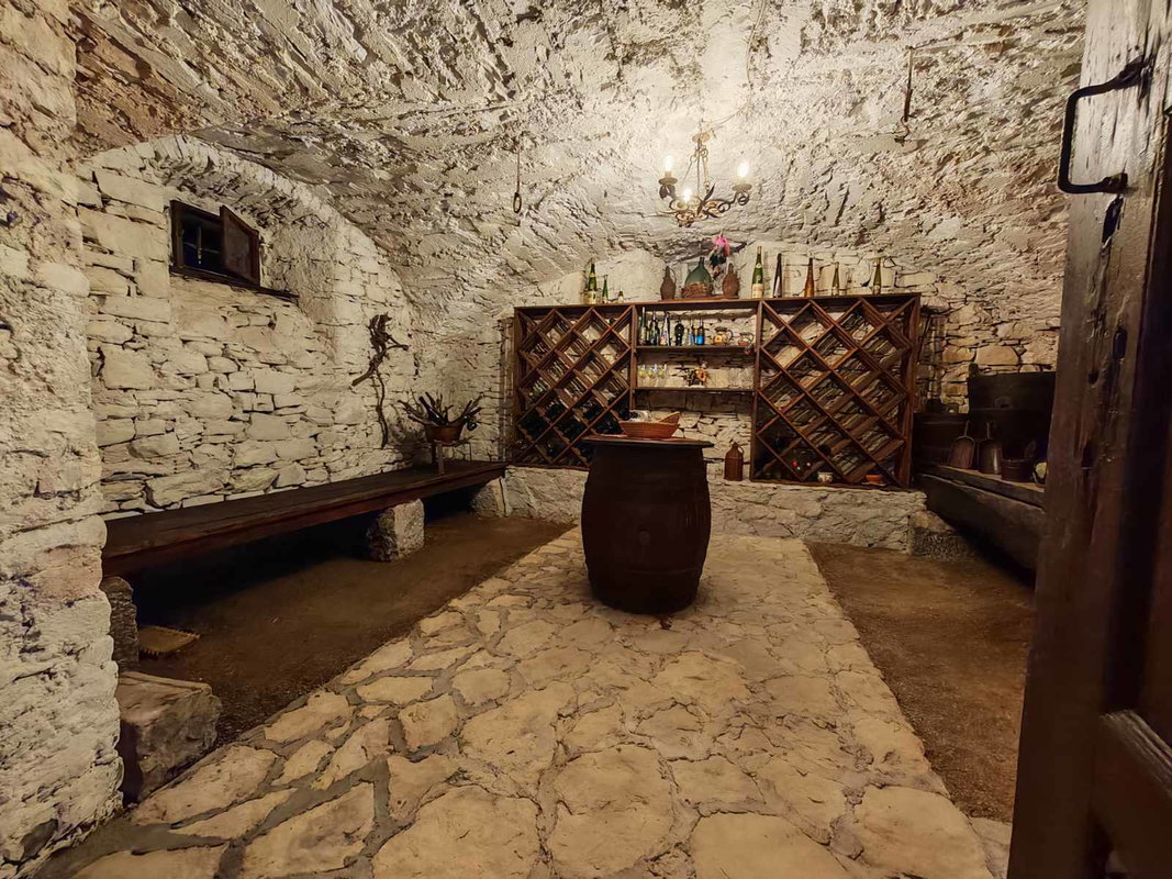 Location: Goriška, Vipava, Podnanos