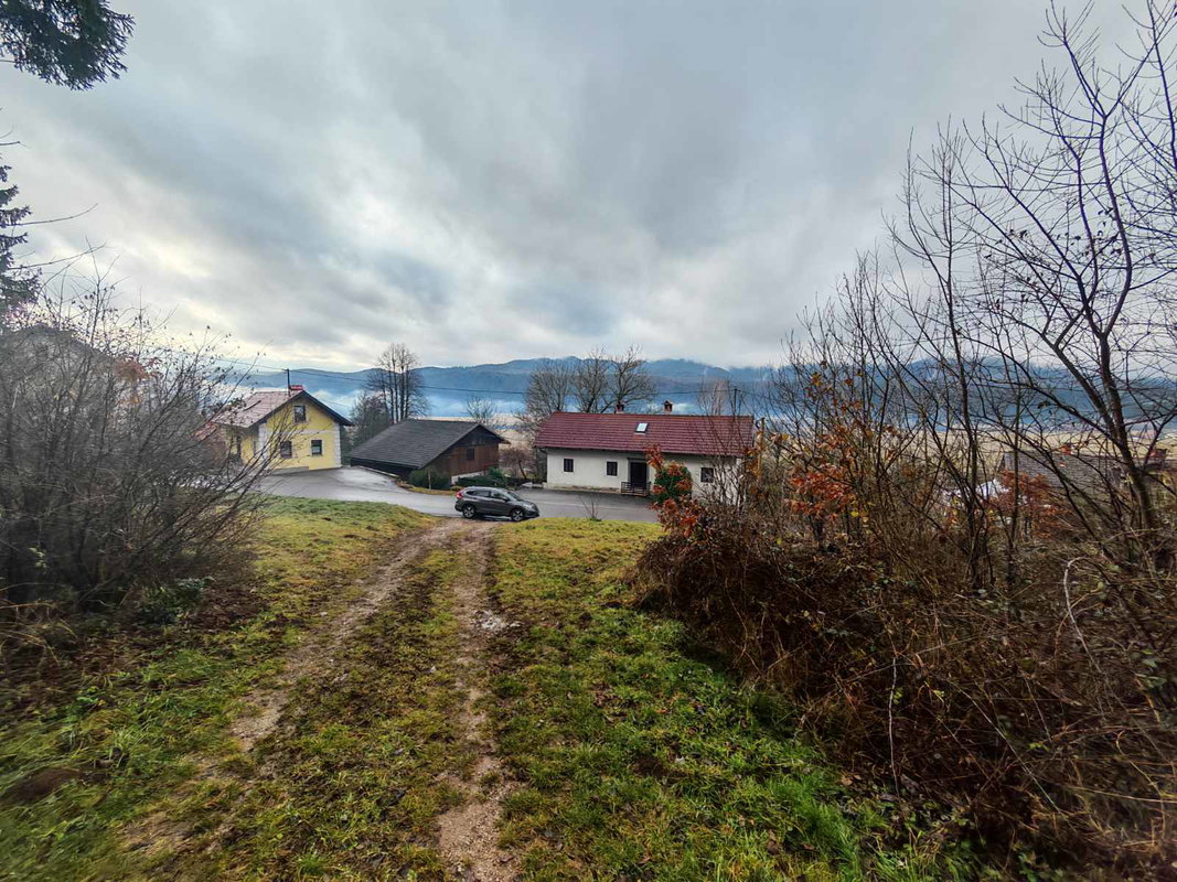 Lokacija: Notranjsko - kraška, Loška Dolina, Podcerkev
