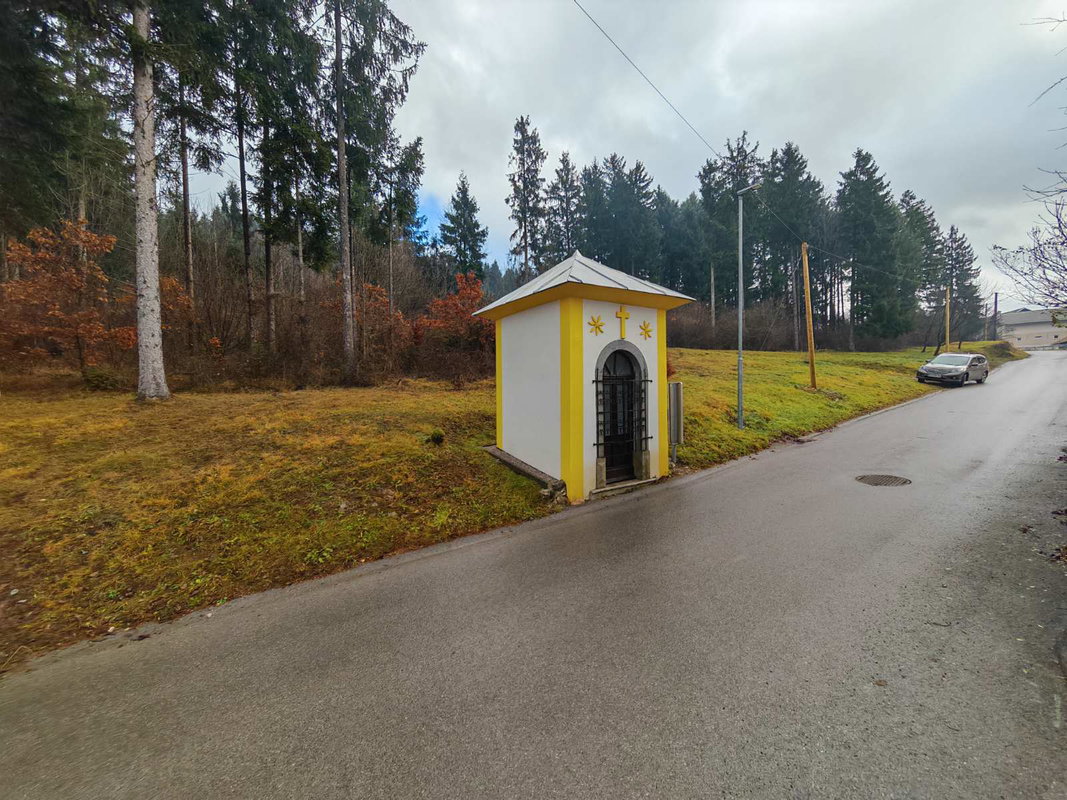 Lokacija: Notranjsko - kraška, Loška Dolina, Podcerkev