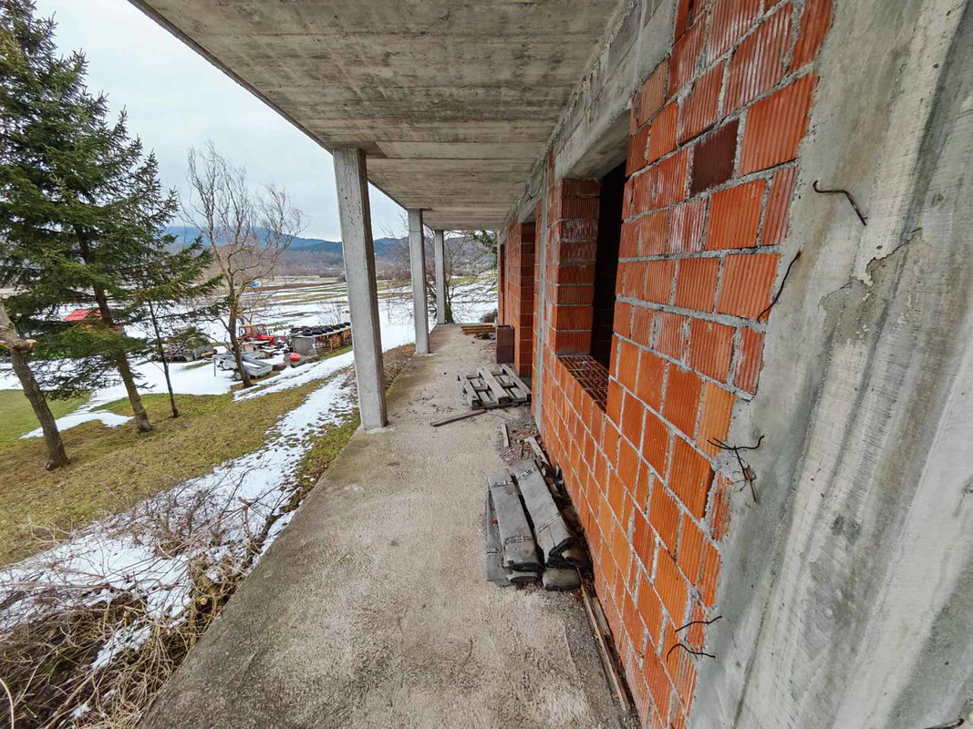 Lokacija: Notranjsko - kraška, Pivka, Šmihel