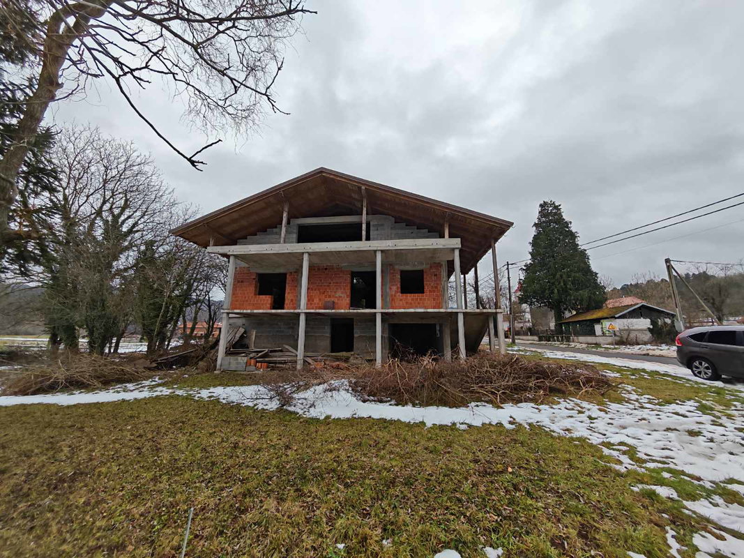 Lokacija: Notranjsko - kraška, Pivka, Šmihel