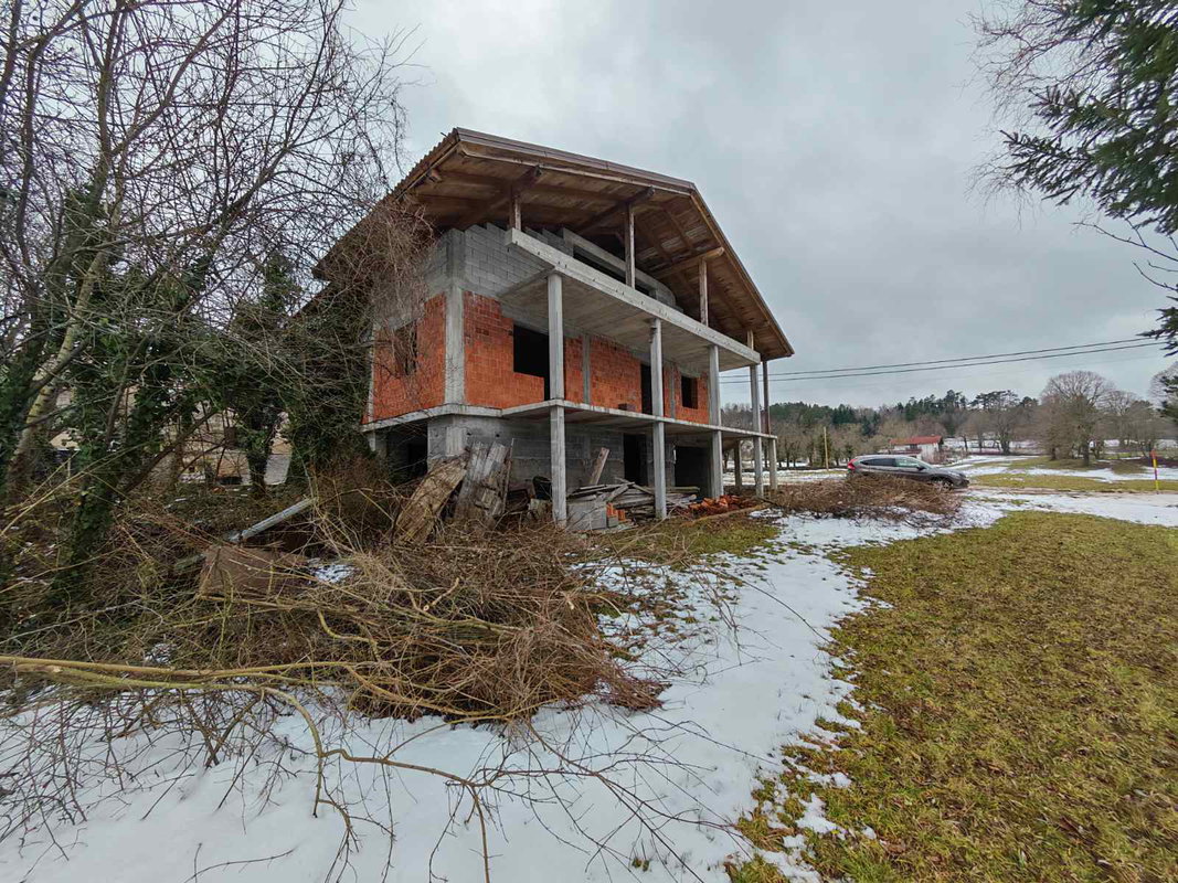 Lokacija: Notranjsko - kraška, Pivka, Šmihel
