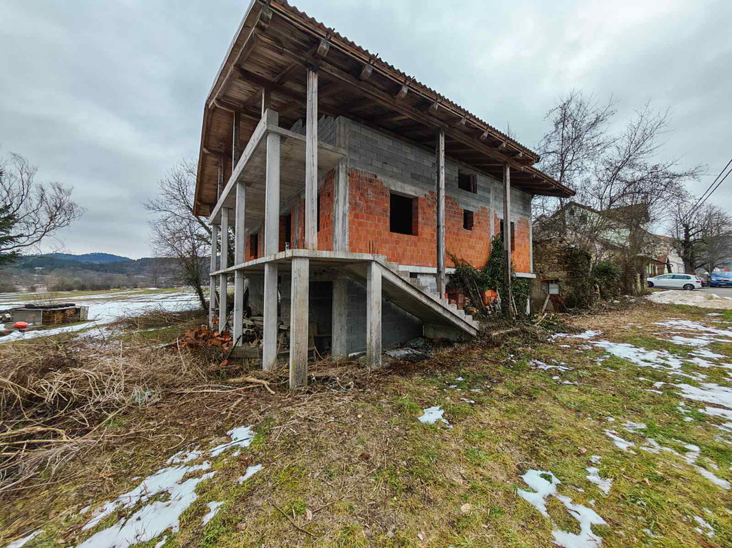 Lokacija: Notranjsko - kraška, Pivka, Šmihel
