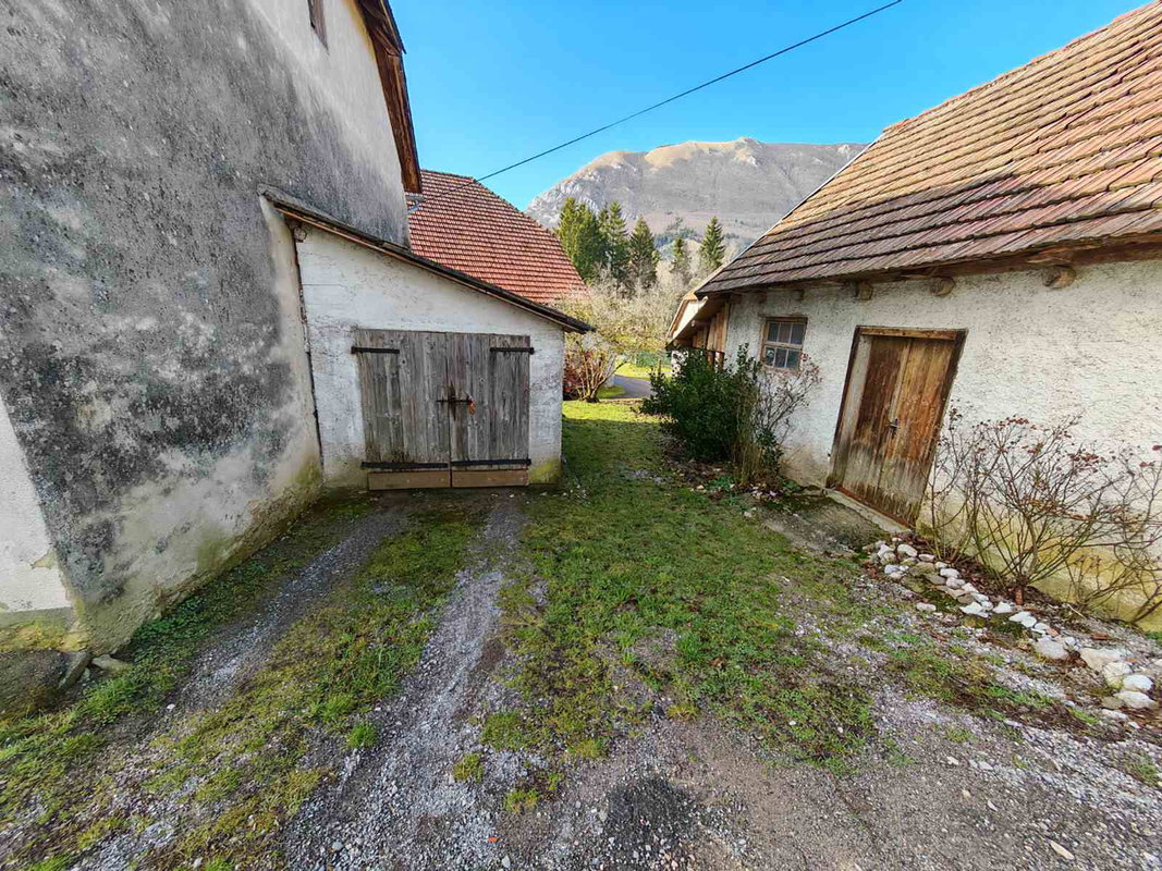 Lokacija: Notranjsko - kraška, Postojna, Malo Ubeljsko