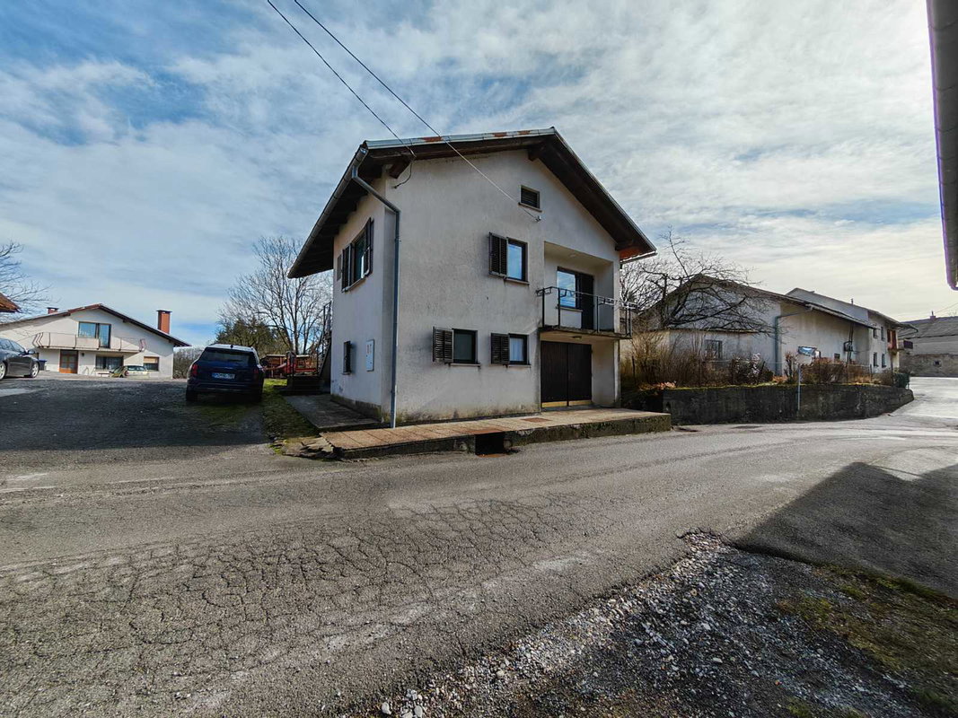 Lokacija: Notranjsko - kraška, Postojna, Malo Ubeljsko
