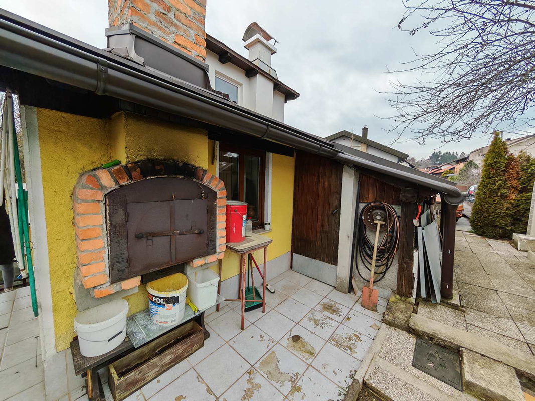 Location: Ljubljana okolica, Logatec, Logatec