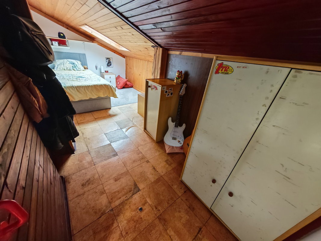 Location: Ljubljana okolica, Logatec, Logatec