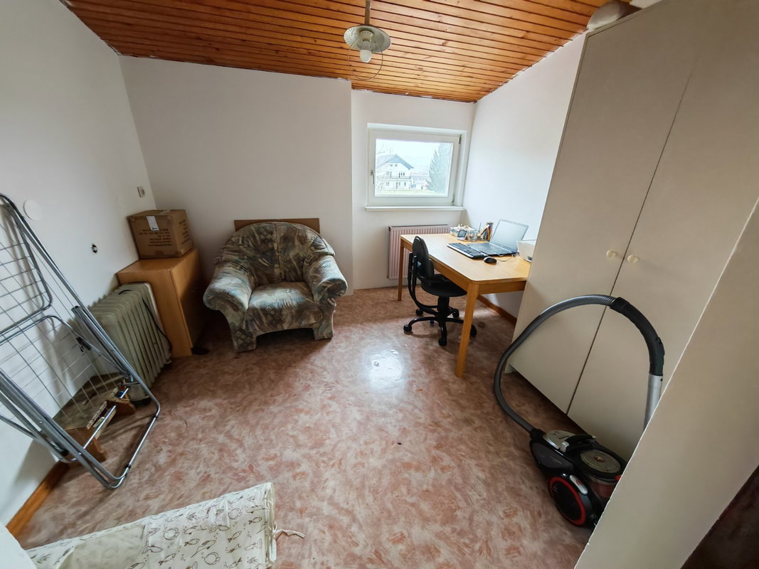 Location: Ljubljana okolica, Logatec, Logatec