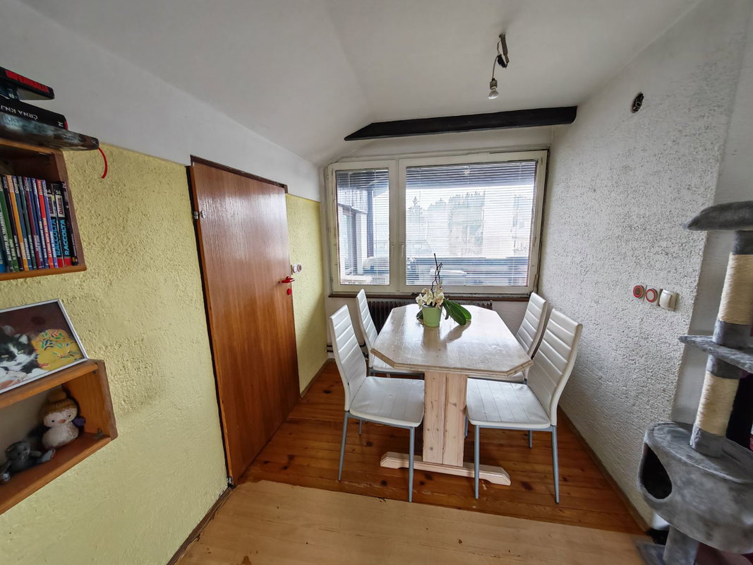 Location: Ljubljana okolica, Logatec, Logatec