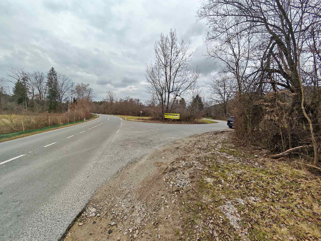 Lokacija: Ljubljana mesto, Šiška, Šmartno pod Šmarno goro