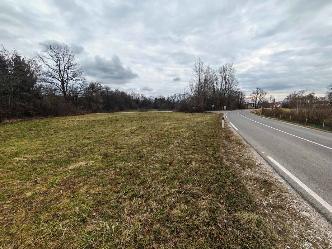 Lokacija: Ljubljana mesto, Šiška, Šmartno pod Šmarno goro