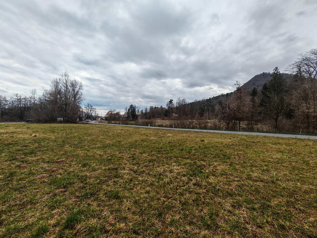 Lokacija: Ljubljana mesto, Šiška, Šmartno pod Šmarno goro