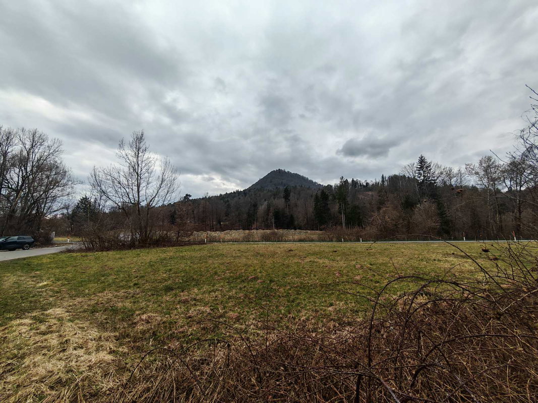 Lokacija: Ljubljana mesto, Šiška, Šmartno pod Šmarno goro