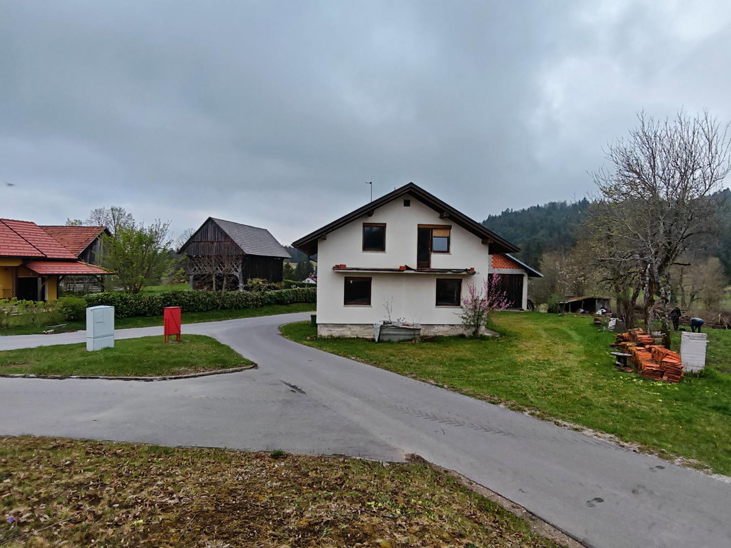 Lokacija: Notranjsko - kraška, Bloke, Radlek