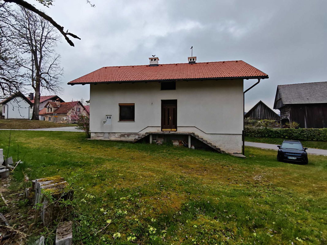 Lokacija: Notranjsko - kraška, Bloke, Radlek