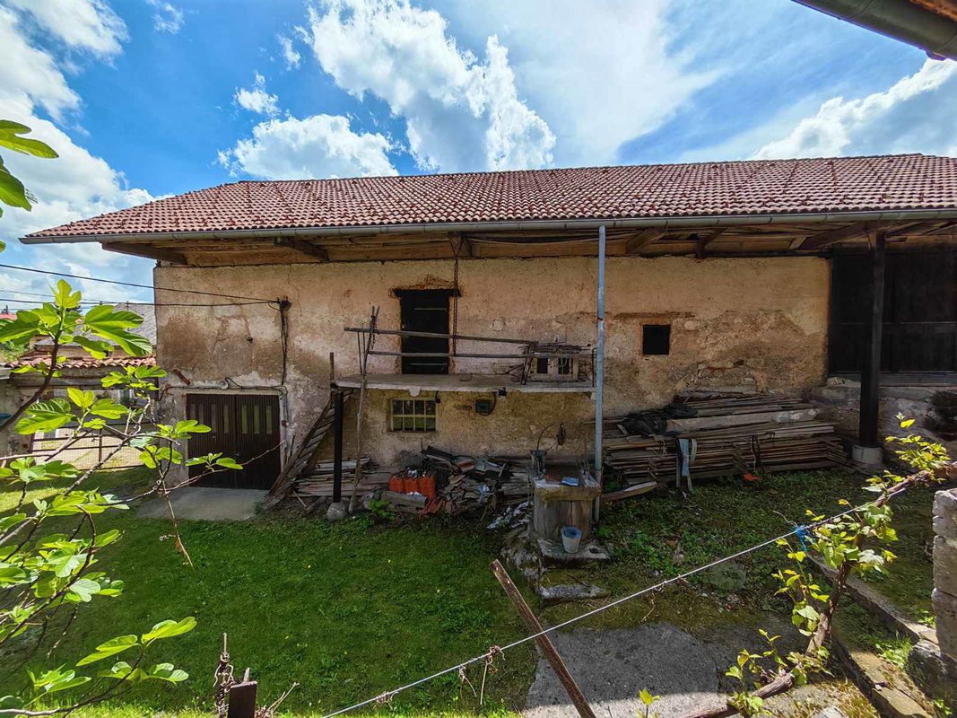 Lokacija: Notranjsko - kraška, Pivka, Volče