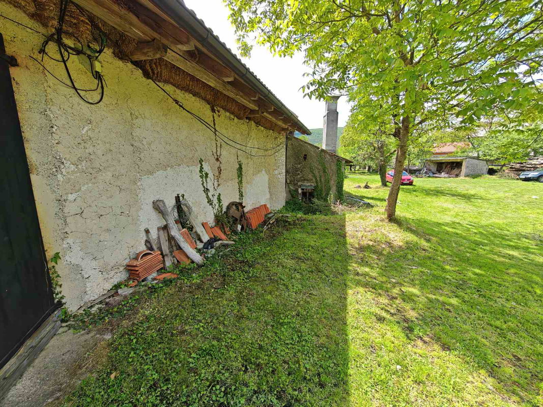 Lokacija: Notranjsko - kraška, Pivka, Volče