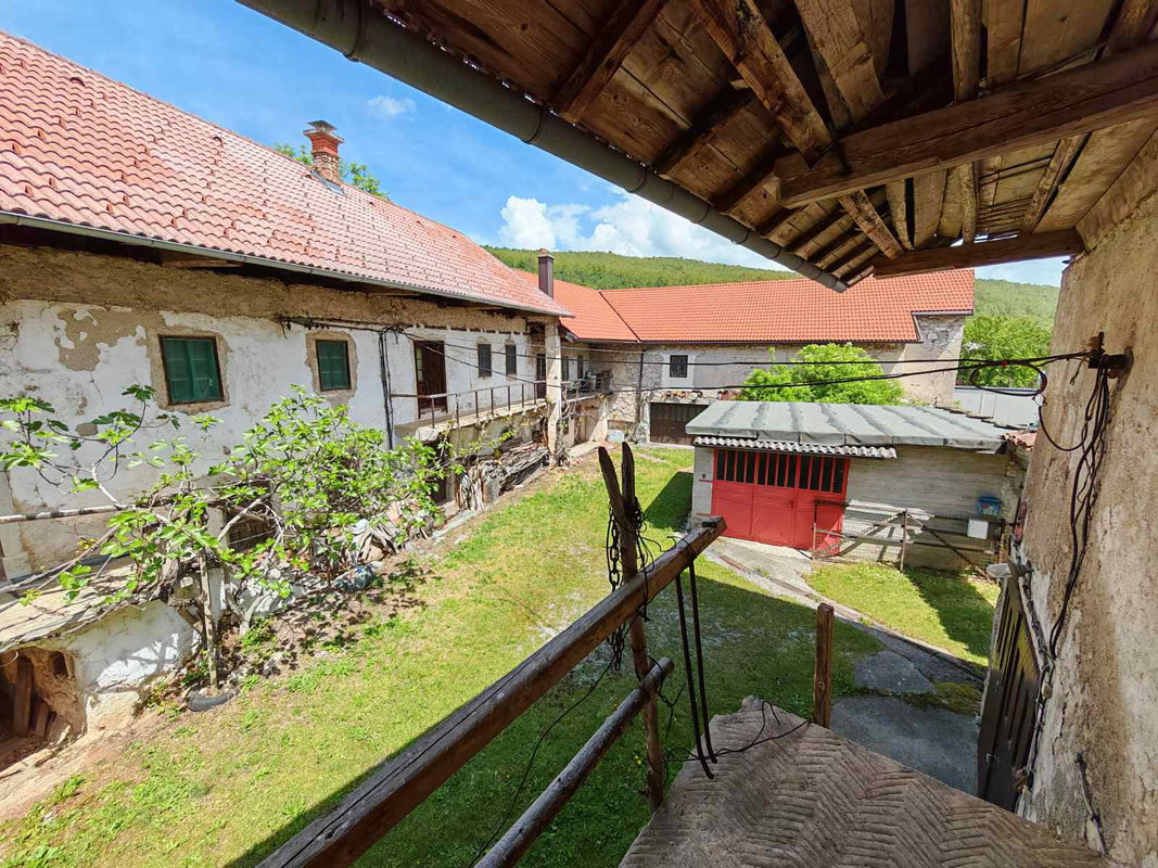 Lokacija: Notranjsko - kraška, Pivka, Volče