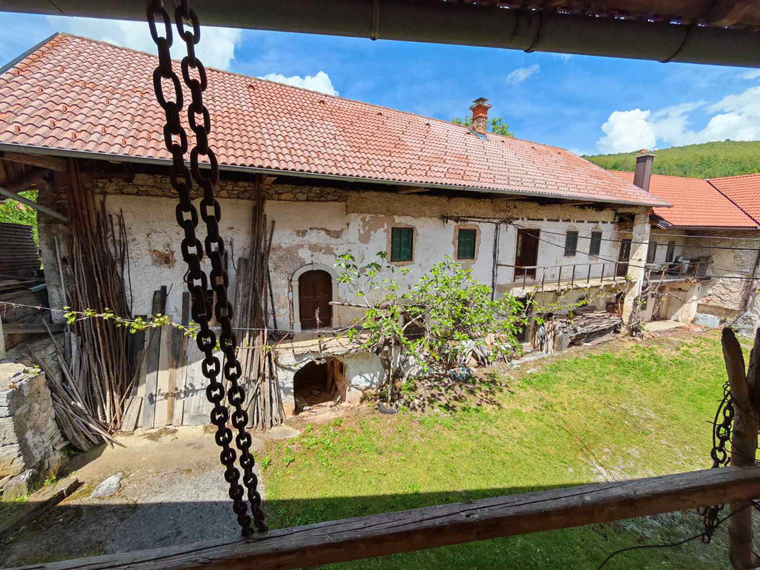 Lokacija: Notranjsko - kraška, Pivka, Volče