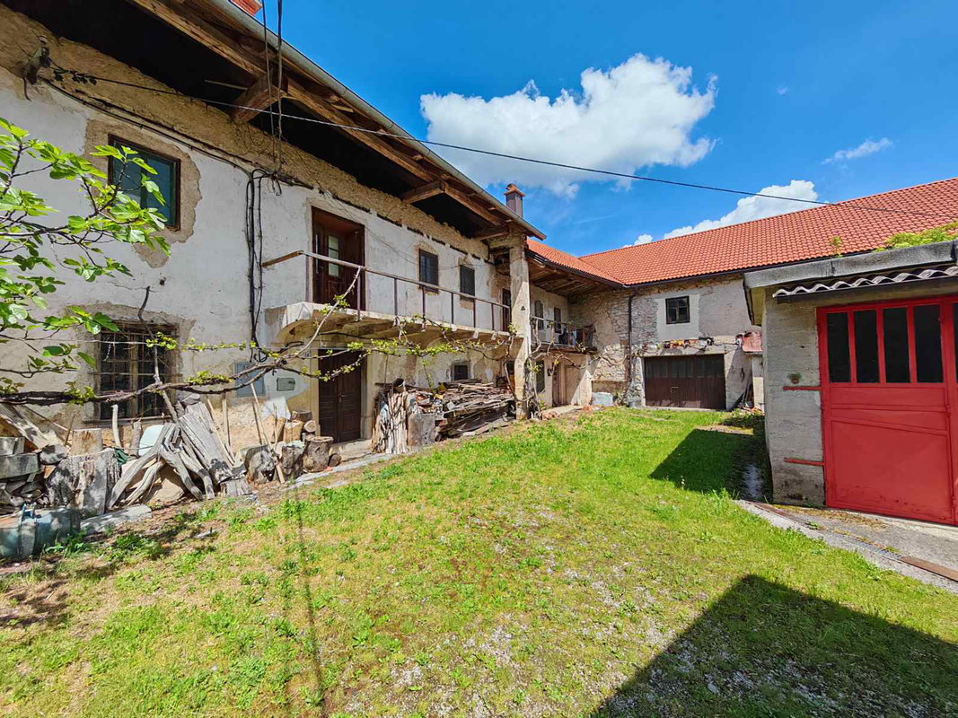 Lokacija: Notranjsko - kraška, Pivka, Volče