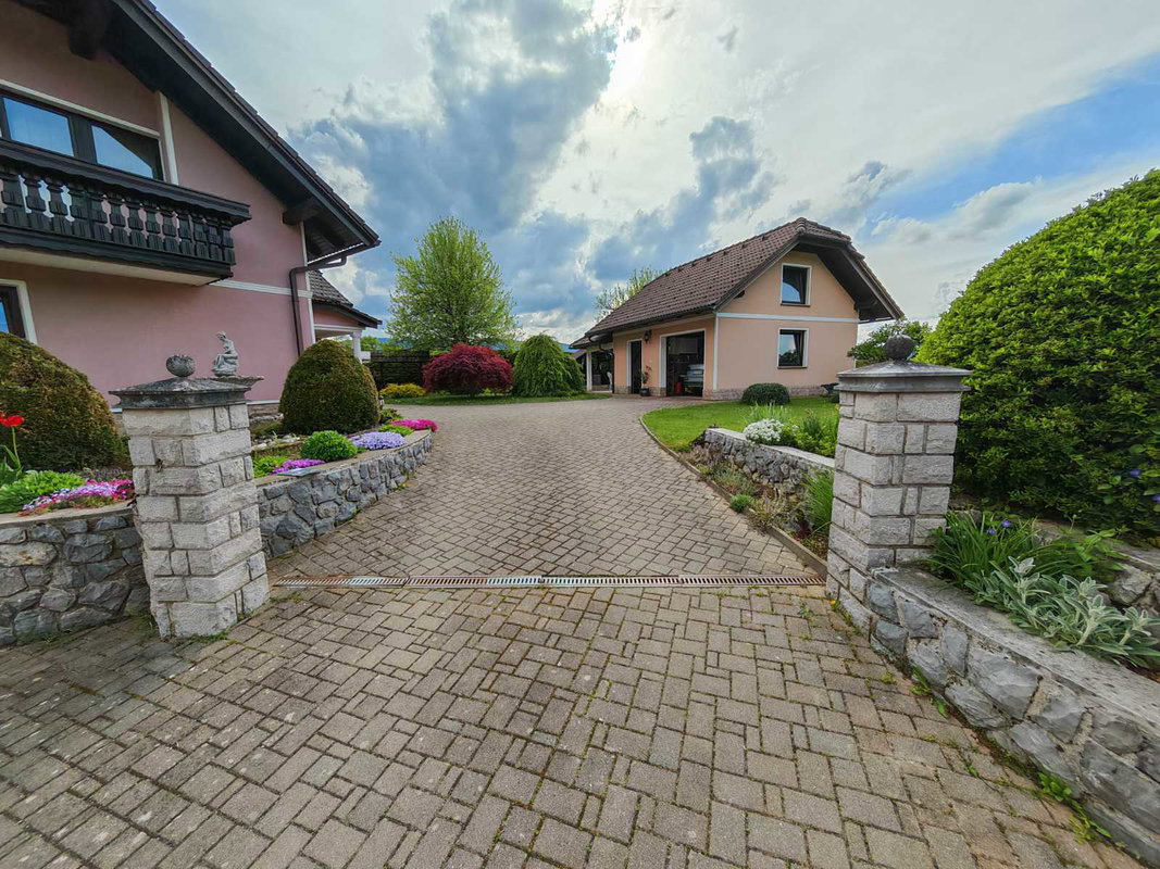 Location: Notranjsko - kraška, Loška Dolina, Vrhnika pri Ložu