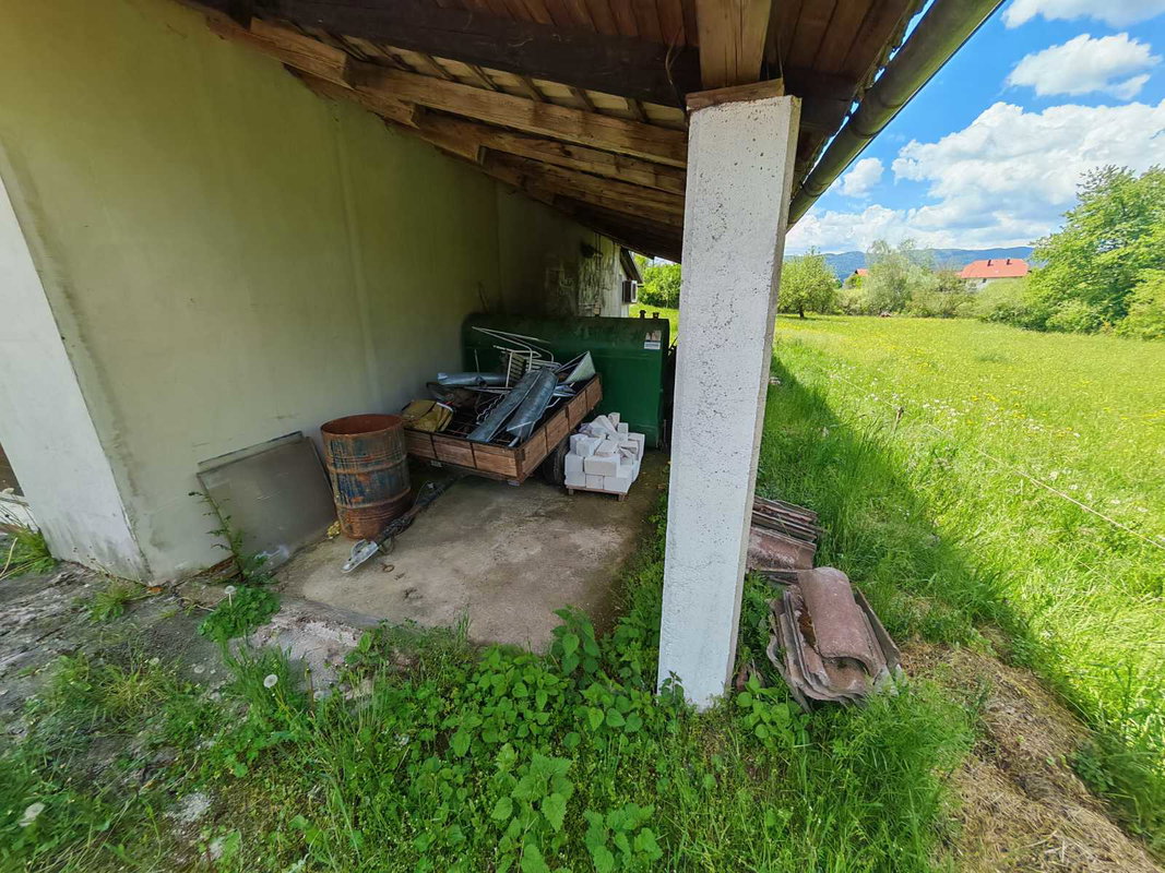 Lokacija: Notranjsko - kraška, Loška Dolina, Vrhnika pri Ložu