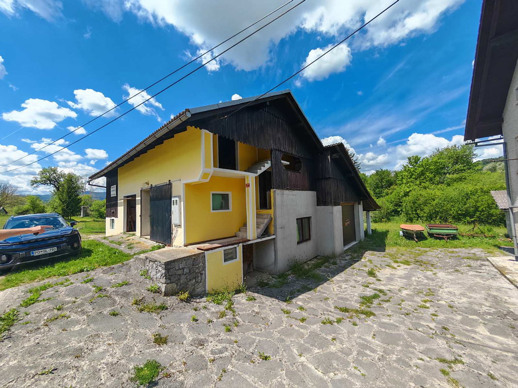 Lokacija: Notranjsko - kraška, Loška Dolina, Vrhnika pri Ložu